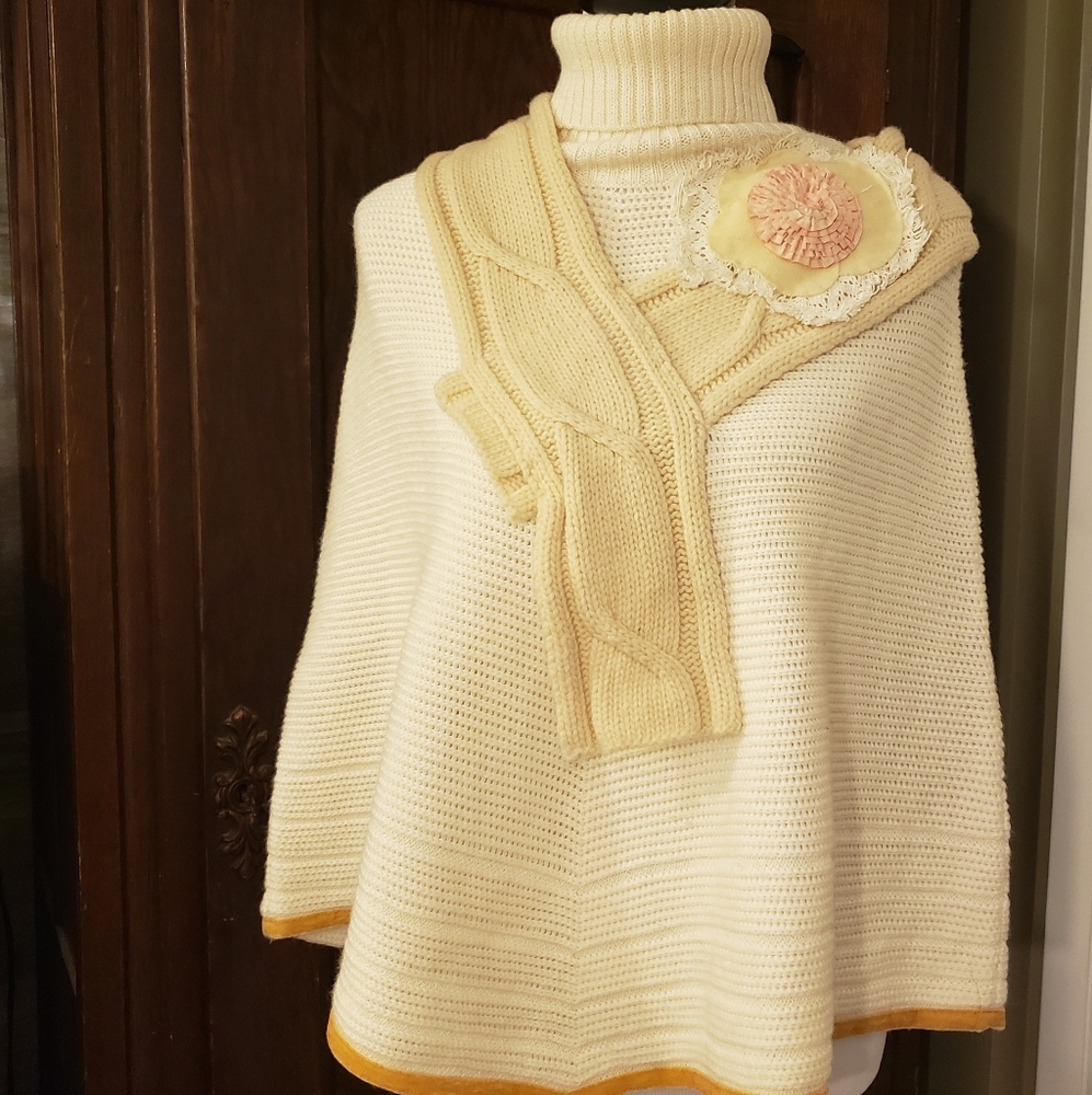 Field Flowers | Poncho/ Cape